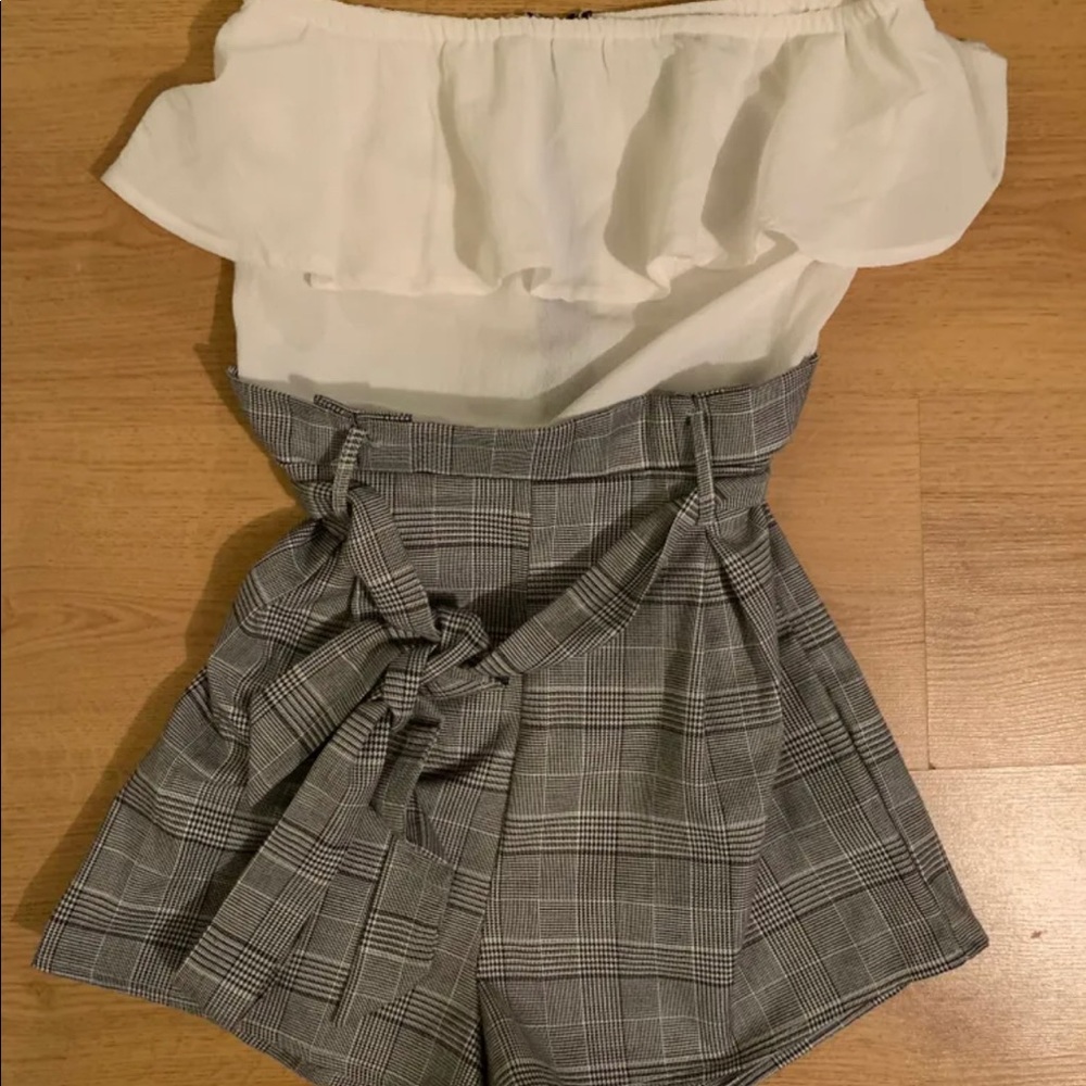 ⬇️SUMMER CLEARANCE ⬇️ One piece, high waisted, off the shoulders **stunning**